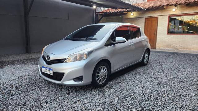 ** TOYOTA NEW VITZ 2011 AUT. NAFT. 1.3 4X2! OFERTA **