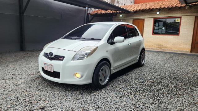 ** TOYOTA VITZ 